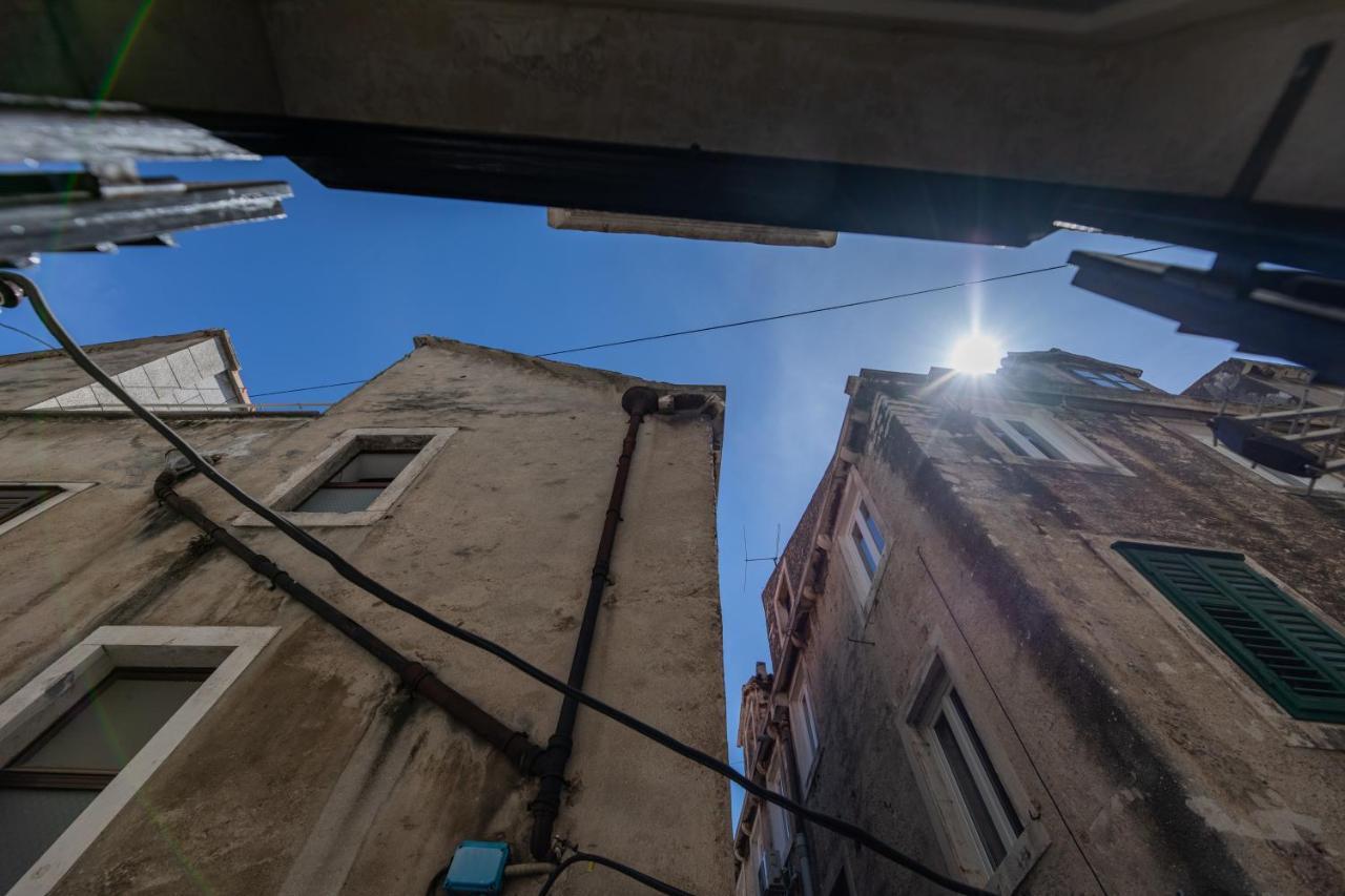 Stanley Helenski - Apartment In Old Town Šibenik Exterior foto